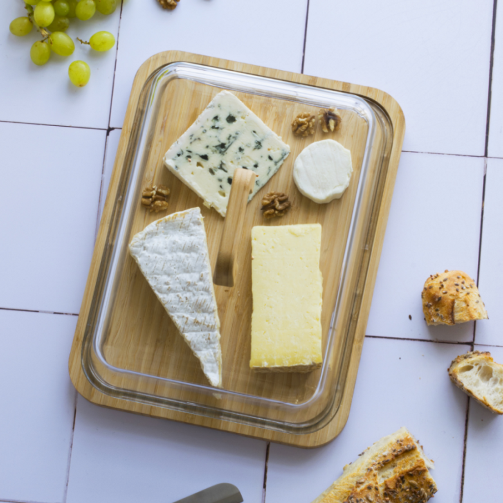 Plateau à fromage avec cloche en verre